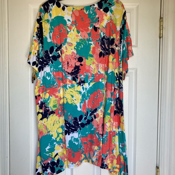 Ruby Rd. Plus Floral Sharkbite Tunic Top - Picture 2 of 6